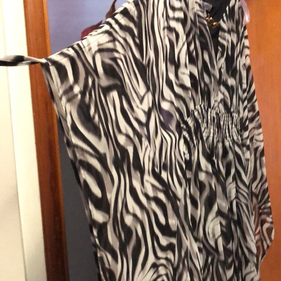 Dress - Picture 4 of 5